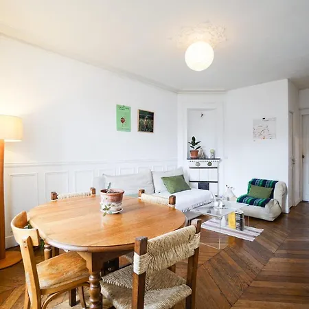 Nice Apt Near Canal St Martin شقة *