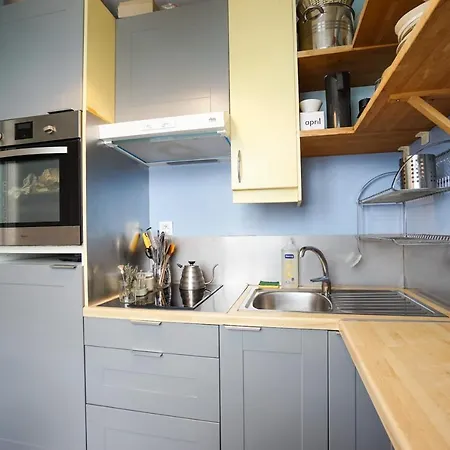 Nice Apt Near Canal St Martin شقة *
